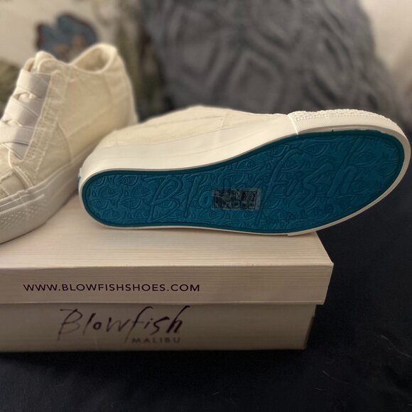 Women's Blowfish Malibu Mamba Wedge Sneaker in White - Picture 5 of 6